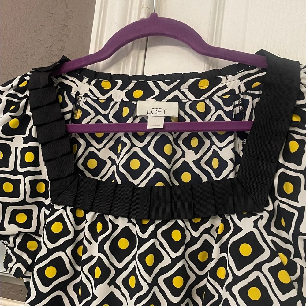 LOFT Navy White and Yellow Geometric Puff Sleeve Blouse Sz S Small Square Neck